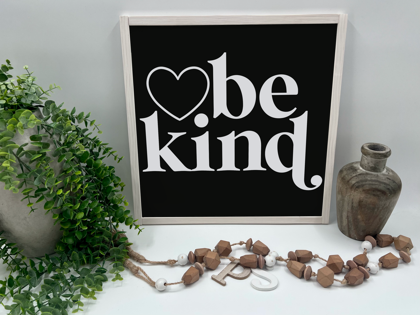 Be Kind Heart - Black/Thick/White Wash - Wood Sign